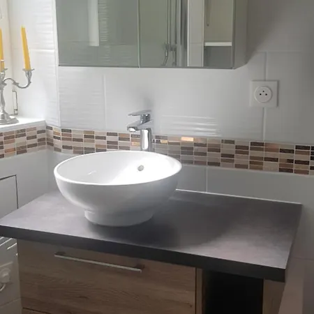 Un Dans Maison Familiale 아파트 *